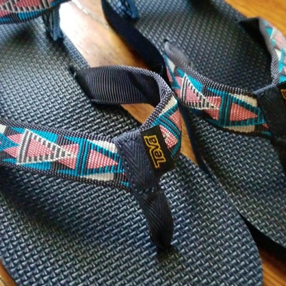 Teva Sandals NWOT - Picture 2 of 4